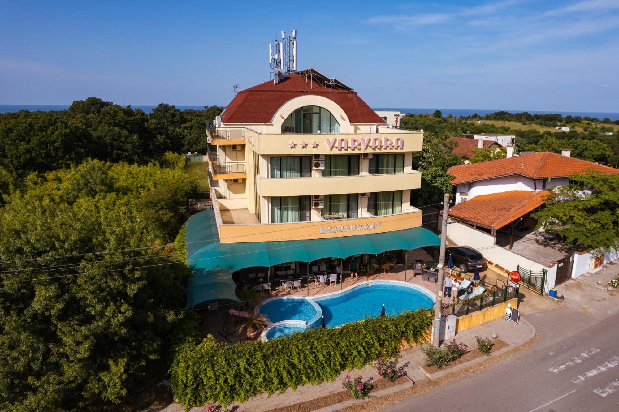 Otel Varvara 3*